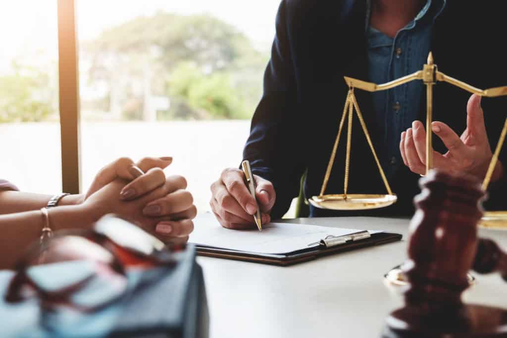 Court Applications vs. Mediation: A Less Stressful Path with EH Mediation Wimborne Minster
